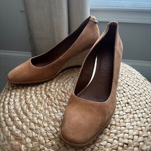 Aerosols Aurora tan suede wedge brown size 8.5